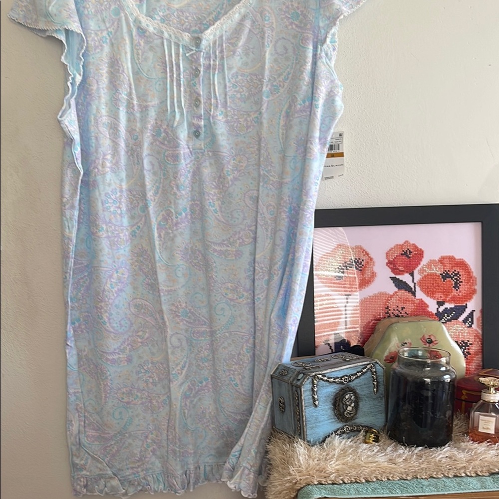 Miss Elaine Floral Nightgown - Picture 3 of 11